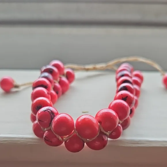 Coral Pink & Black Beaded Bracelet - Picture 4 of 8